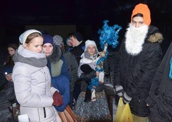 А еще дети из общины показали нам в Гостевом доме спектакль — рождественский вертеп, спели рождественские духовные песни и колядки. Это было замечательно!